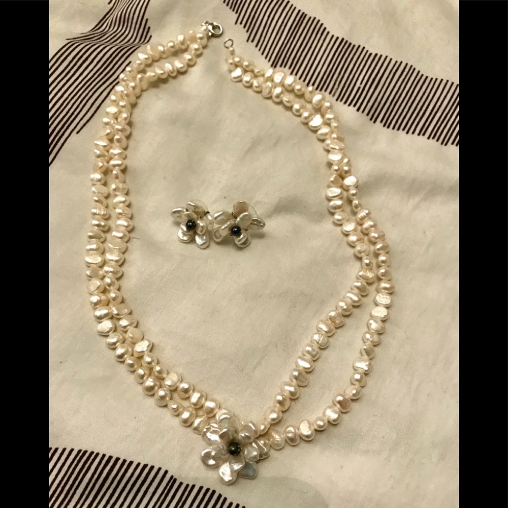 NWOT two strand pearl necklace & Earrings